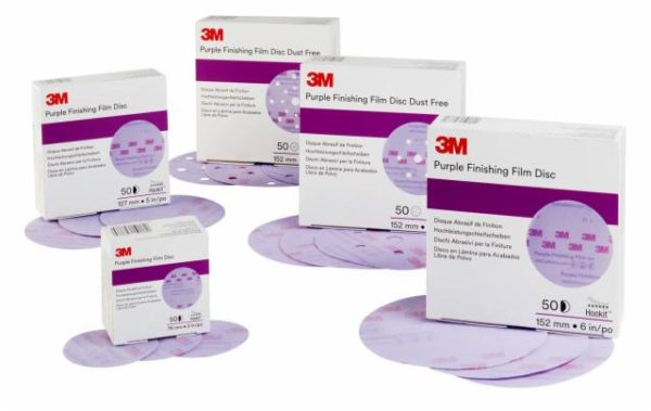 Nhám đĩa phim hoàn thiện bề mặt 3M™ Hookit™ Purple Finishing Film Abrasive Disc 260L với thiết kế lớp phủ hiện đại giúp loại bỏ các khiếm khuyết trên bề mặt sơn trong suốt và giảm đáng kể các vết sần trên bề mặt. Hạt mài nhôm oxit giúp cắt nhanh, có tuổi thọ cao, chịu tải tốt, thiết kế có lỗ hoặc không lỗ, mang lại lớp hoàn thiện đồng nhất, dễ đánh bóng. Hệ thống gai kết dính 3M™ Hookit™ giúp thay đĩa nhanh và dễ dàng.