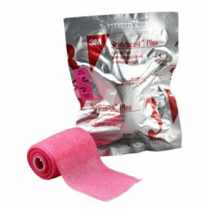 Bột bó bất động chi gãy / cố định có cấu tạo từ sợi thủy tinh, có đặc tính: bền , chắc khỏe, chịu lực rất tốt, trọng lượng nhẹ khi khô, thao tác đơn giản, dễ dàng. Có sẵn 13 màu để chọn lựa phù hợp với mục đích sử dụng.