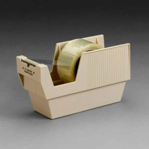 Scotch® Mainline Dispenser P52 là dụng cụ để bàn dùng để kéo và cắt băng keo.