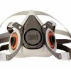 Mặt nạ nửa mặt 3M™ 6100 đạt tiêu chuẩn NIOSH được thiết kế sử dụng trong môi trường độc hại chống lại các mối nguy dạng bụi, hơi và khí.