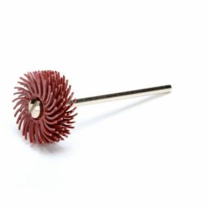 Nhám chổi Scotch-Brite™ Radial Bristle được đúc từ hỗn hợp các hạt nhám ceramic độc quyền của 3M với hạt nhám nhôm oxit, cấu trúc dạng lông chổi, giúp tiếp xúc nhiều hơn với bề mặt xử lý mà vẫn giữ nguyên được tính chất của các hạt nhám. Sản phẩm thường được sử dụng để loại bỏ sơn, vết bẩn, keo, các vết cháy xém, vết rỉ hay các vết ố trên bề mặt.